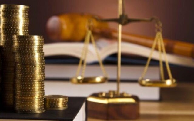 balanca de justicia. Abogados derecho mercantil