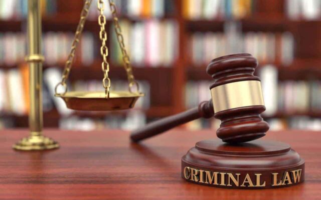 Mazo de juez representado el derecho penitenciario